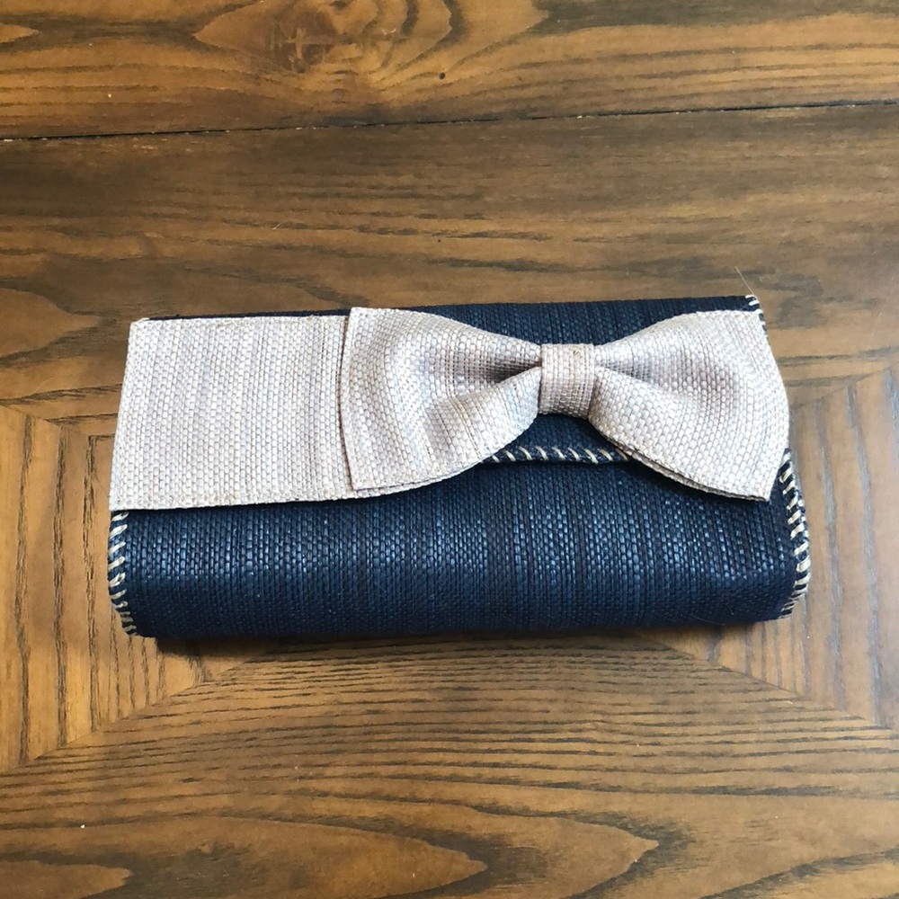 Straw Clutch
